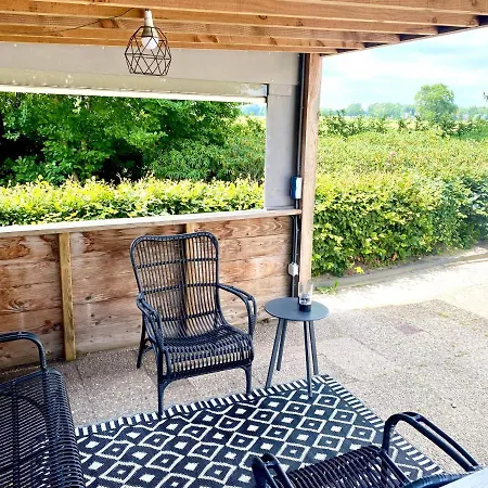 بيت للعطل Op De Veluwe Met Landelijk Uitzicht En Privacy نونسبيت