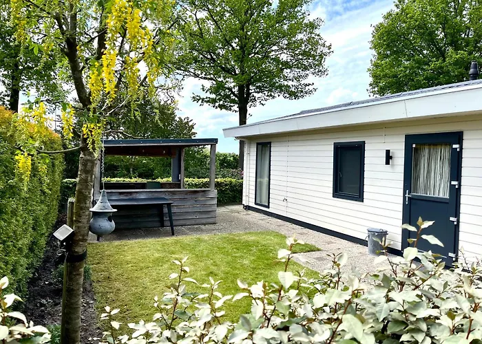 Op De Veluwe Met Landelijk Uitzicht En Privacy *